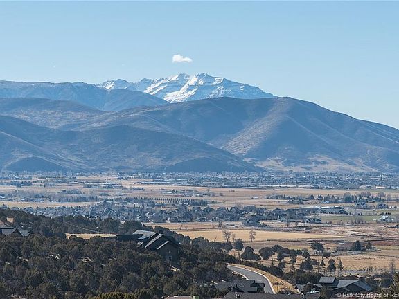 5th image of 556 N Ibapah Peak Dr