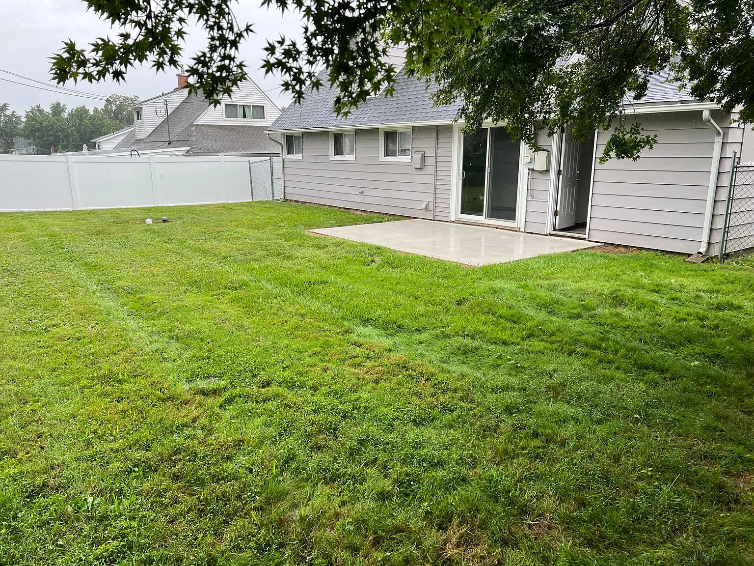 4 bed, 1275 sqft, $2,550 — Photo 3