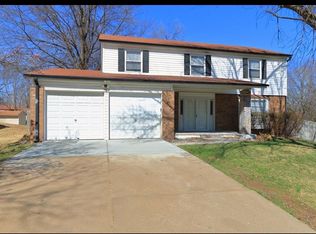 1833 Vista Ridge Ln, Saint Louis, MO 63138