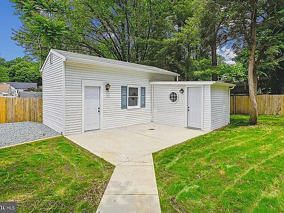 3685 8th Ave — Photo 6