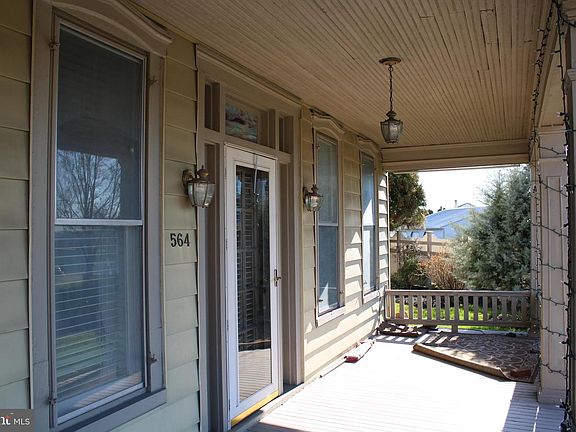 3rd image of 564 W Maple Grove Rd