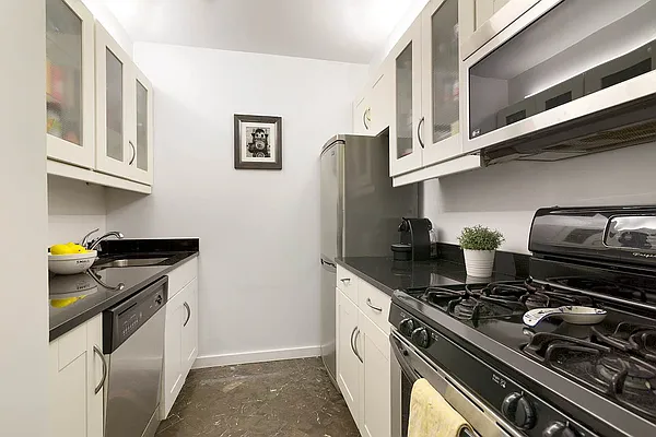 Rented by Douglas Elliman | media 5