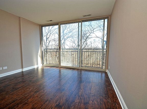4th image of 5820 Oakwood Dr Unit 3H