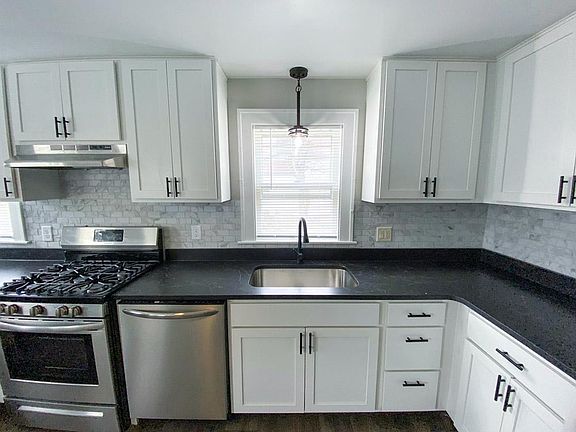 3rd image of 948 Veto St NW