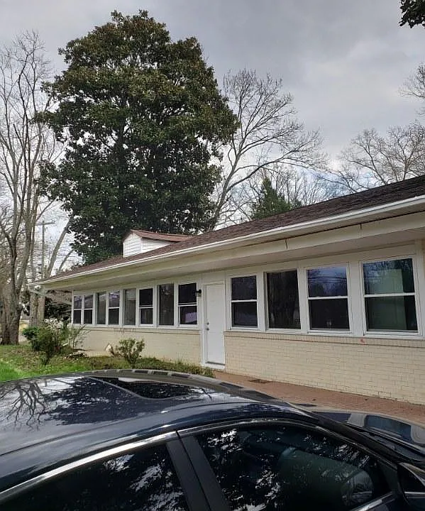 3004 Hazelwood Rd