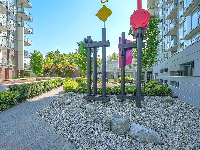305 Morrissey Rd #2106 — Photo 27