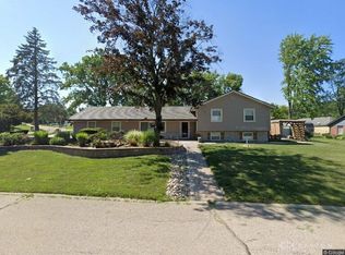 7227 Barr Cir, Dayton, OH 45459