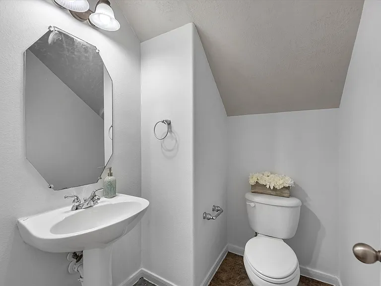 25553 Oakhurst Forest Dr — Photo 23
