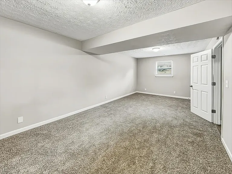 2723 Rockdale Dr — Photo 16