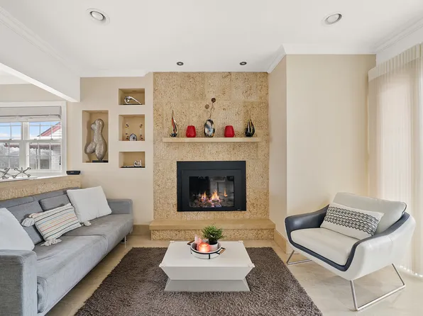 198-31 Pompeii Avenue image 8 of 14