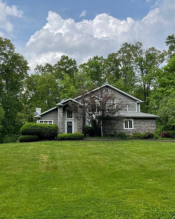 1st image of 105 W Whippoorwill Ln