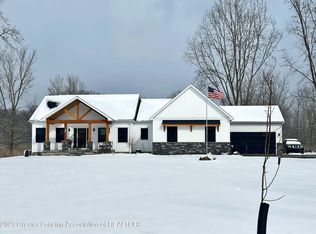 8860 N Royston Rd, Grand Ledge, MI 48837