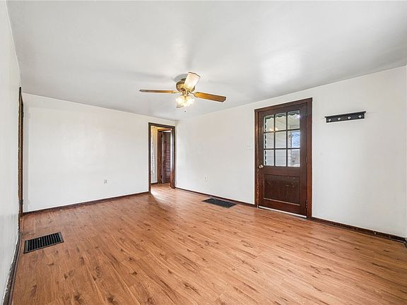 2nd image of 158 Holly Pl