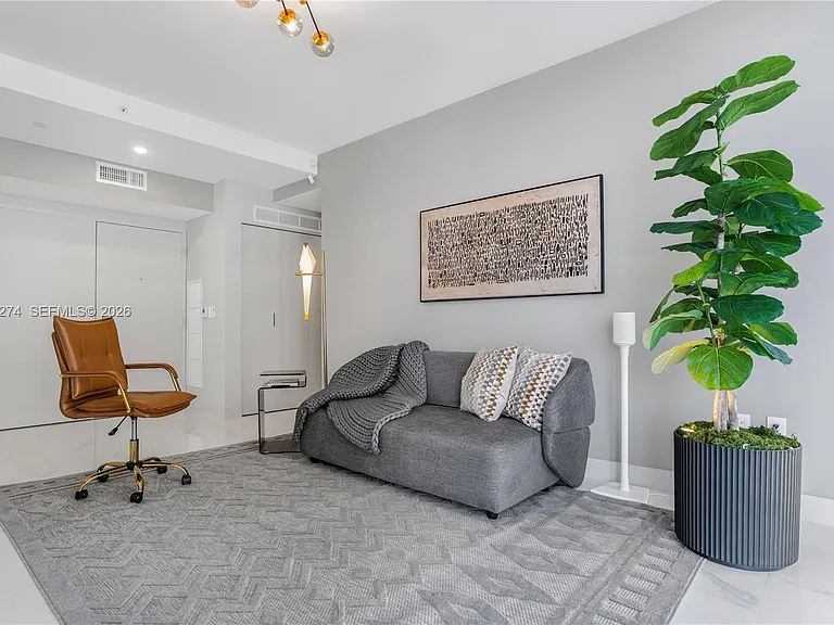 700 NE 24th St #901 — Photo 41