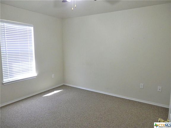 4th image of 1031 Helen Dr #B