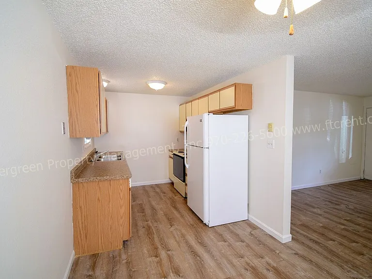 1244 Maple St — Photo 8