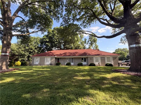11705 W 60th Pl, Shawnee, KS 66203