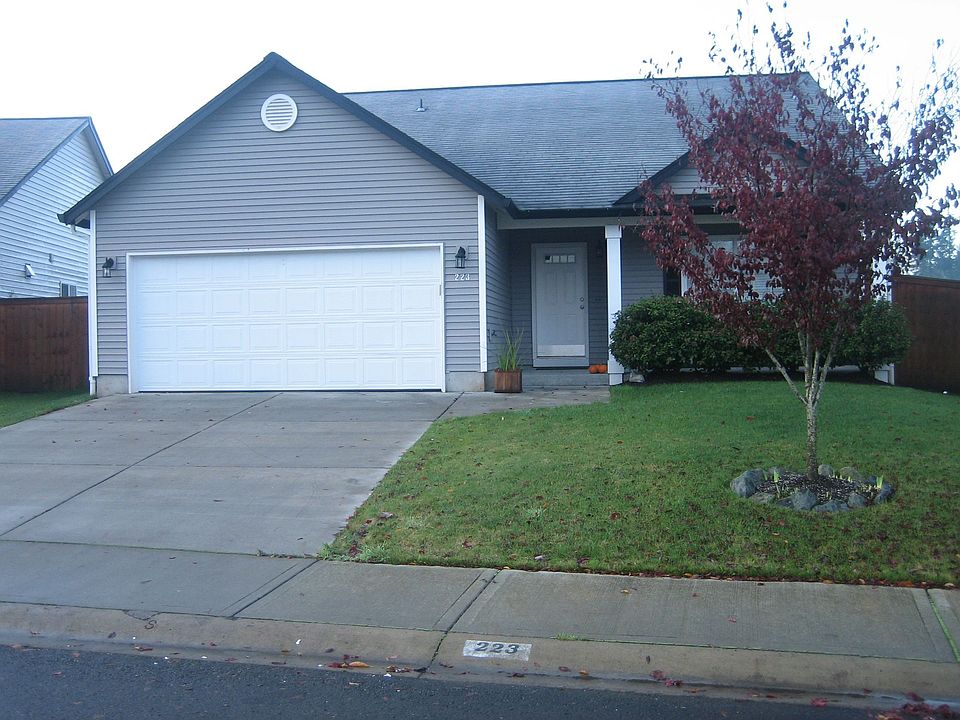 1st image of 223 NW 146th St
