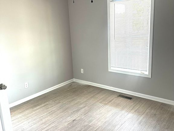 5th image of 1963 3rd Ave