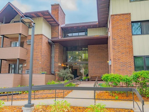 10 Maple Wood Ln APT 6, Madison, WI 53704