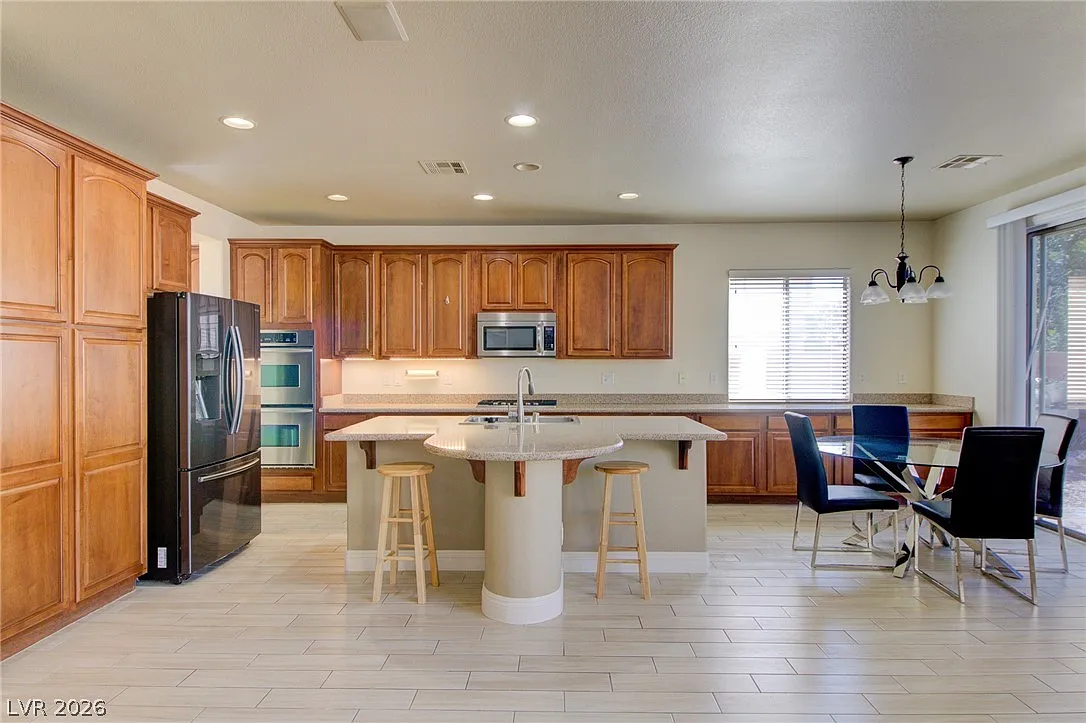 4 bed, 3.5 bath, 3545 sqft, $3,300 — Photo 3