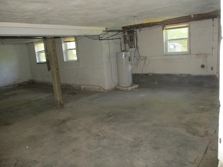 8918 Granby St — Photo 17