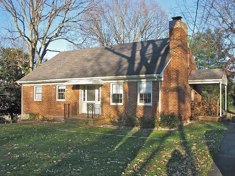 1st image of 411 Woodland Cir