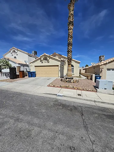 8020 James Grayson Dr Photo 1