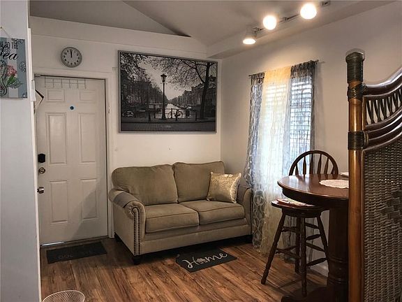 3rd image of 1117 N K St #B