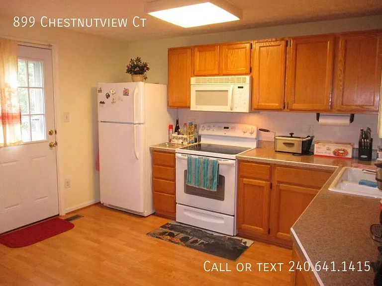 899 Chestnutview Ct — Photo 9