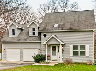5014 Westwood Dr, McHenry, IL 60051