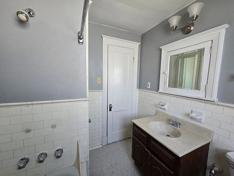 Cavalier Apartments — Photo 76