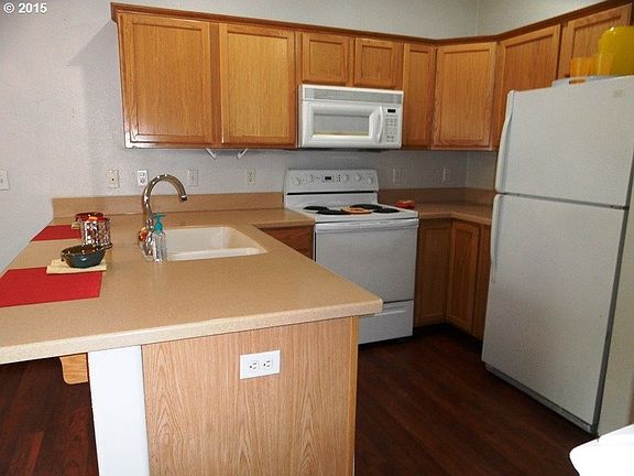 5th image of 7804 NE 24th Ct