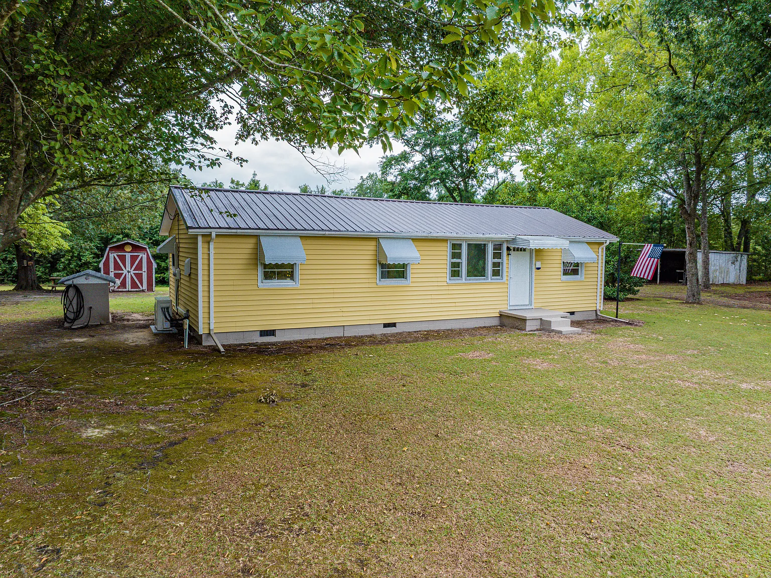 3 bed, 1236 sqft, $1,200 — Photo 1
