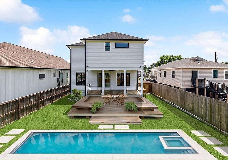 Backyard! No pool