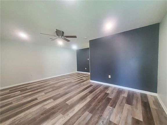 3rd image of 324 Woodland Dr
