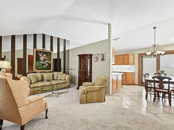 5th image of 24833 Chase Dr
