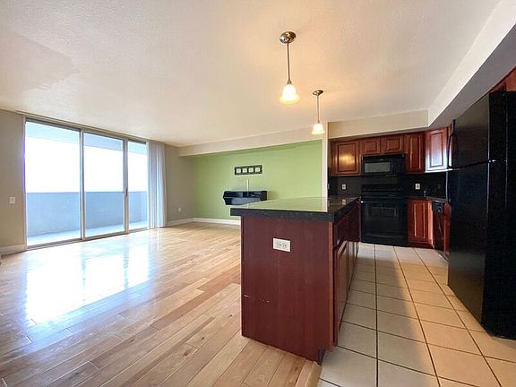 4th image of 601 W 11th Ave APT 812