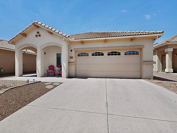 2nd image of 1019 Desert Willow Ct