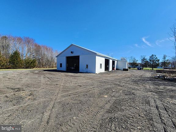3rd image of 1337 Tower Rd