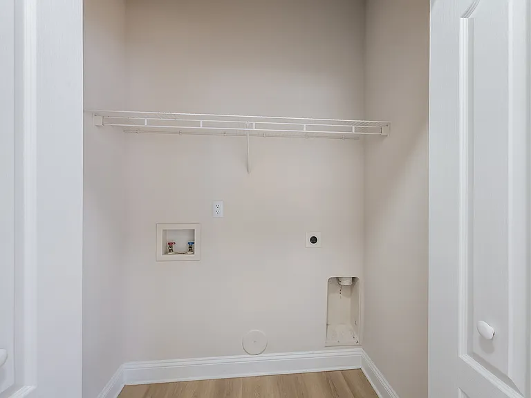 Ashbury Square Apartments — Photo 74
