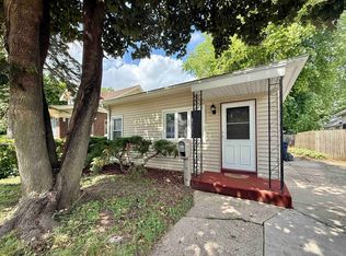 307 S Jackson St, Janesville, WI 53546
