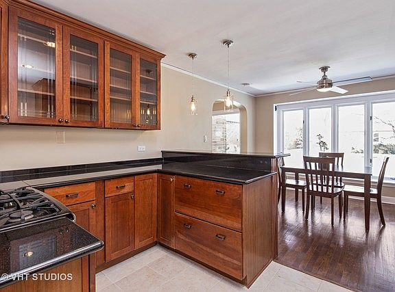 4th image of 1225 Blanchan Ave