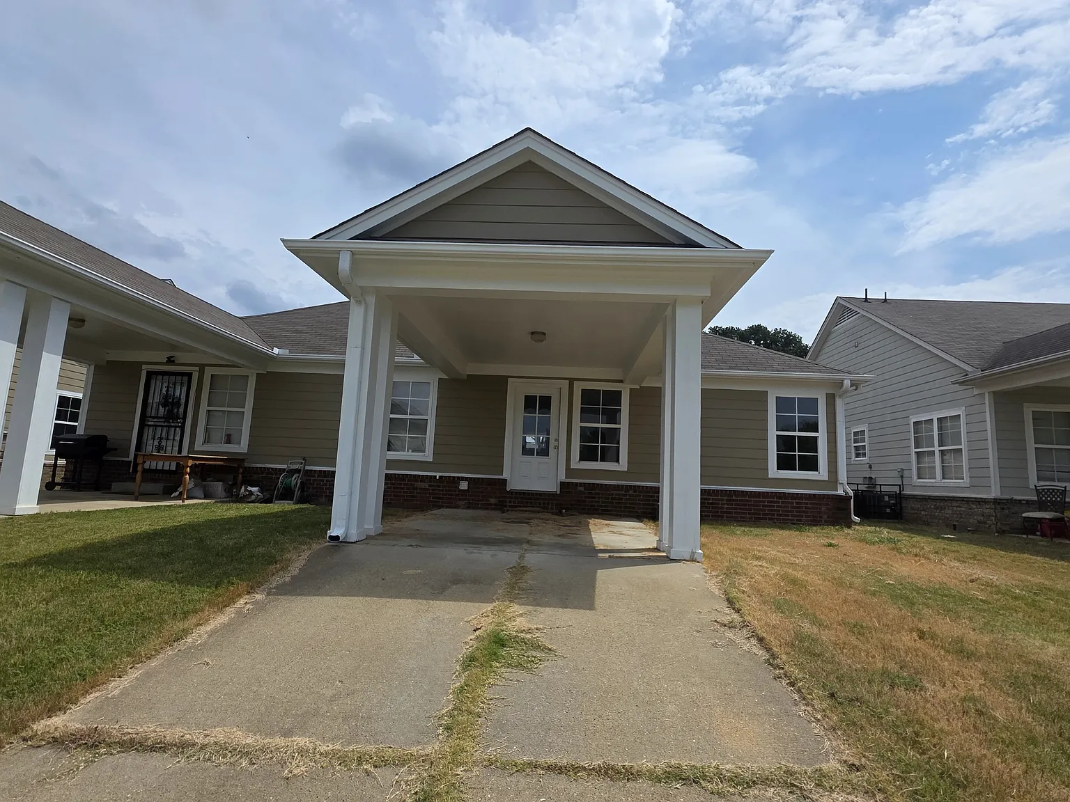 Newly Renovated! 2-Bed, 2-Bath Home — Photo 3