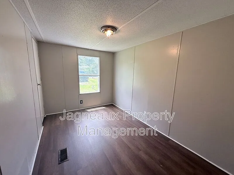 3 bed, 2.0 bath, $1,000 — Photo 3