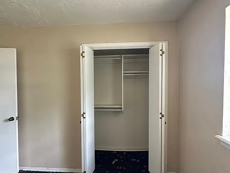 421 S Meadow Ln — Photo 15