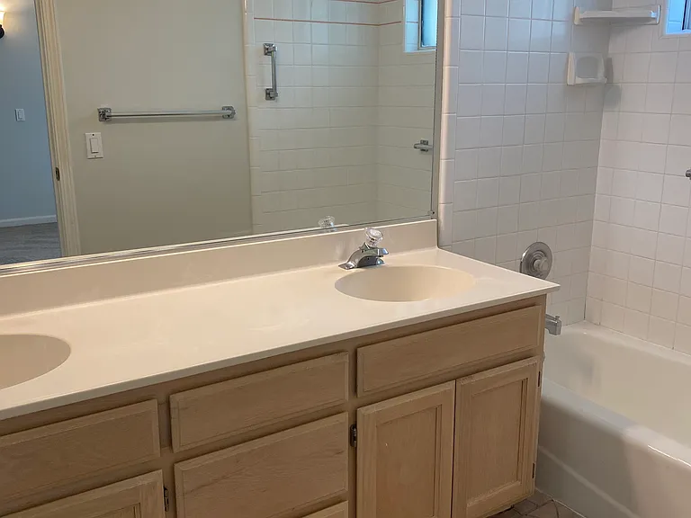 935 W Spain St #C — Photo 10