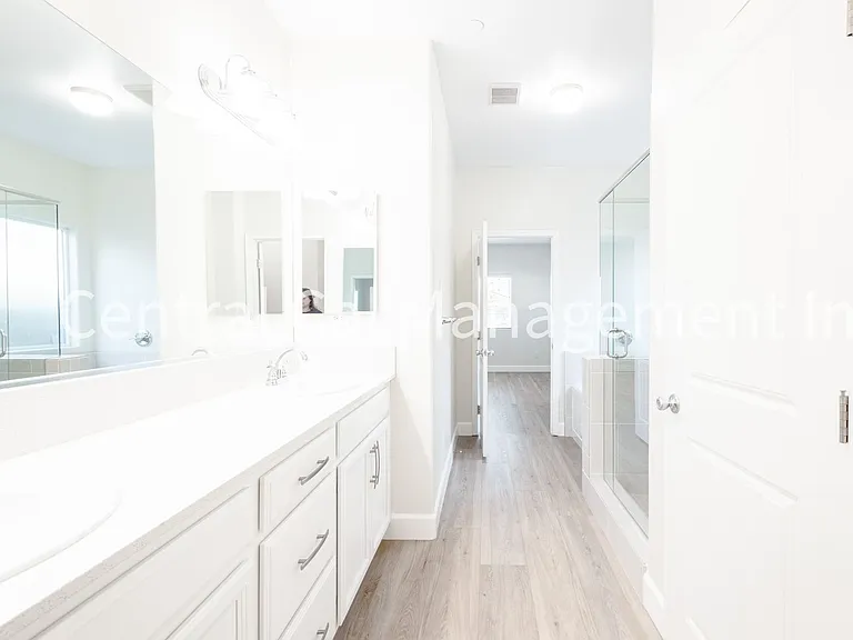 9029 Almond Creek Dr — Photo 22