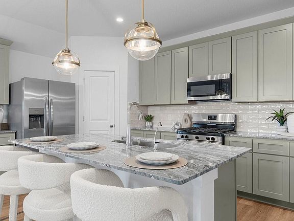 3rd image of 1021 Paddlefish Ln