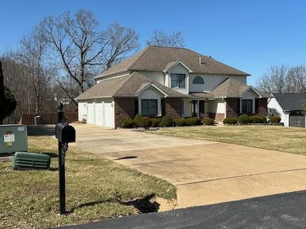 2409 Oakmont Ct, High Ridge, MO 63049